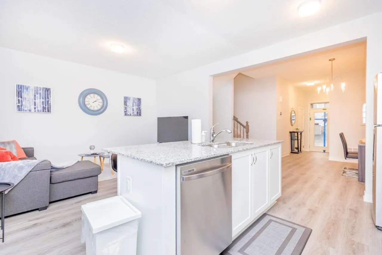 Modern 3Br Townhouse In Stittsville Ottawa 0*,