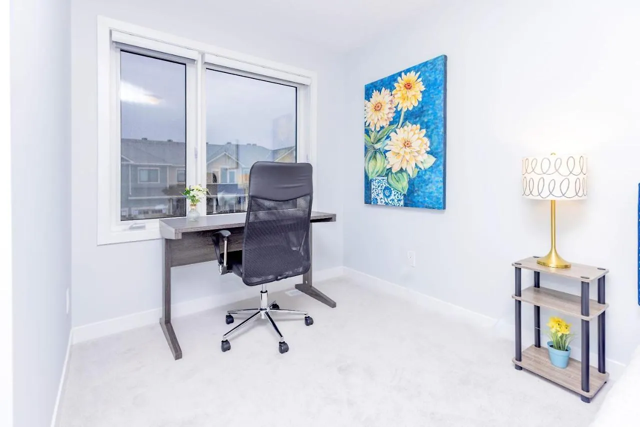 Modern 3Br Townhouse In Stittsville Ottawa